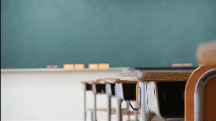 8691b001-6756-42a0-ad20-79ef73f89c47 Protéger les Enseignants: Mesures de Lutte Contre les Menaces