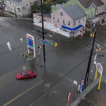 9b3c78eb-da30-43dc-99cc-1aad77620a33 Pluies torrentielles provoquent inondations majeures dans le nord-est des États-Unis