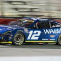 Un affrontement physique entre Ryan Blaney et Carson Hocevar après une course de Nascar
