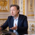 Stéphane Bern commentera la visite du pape Léon XIV