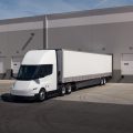 La compétition des poids lourds électriques sur le marché européen