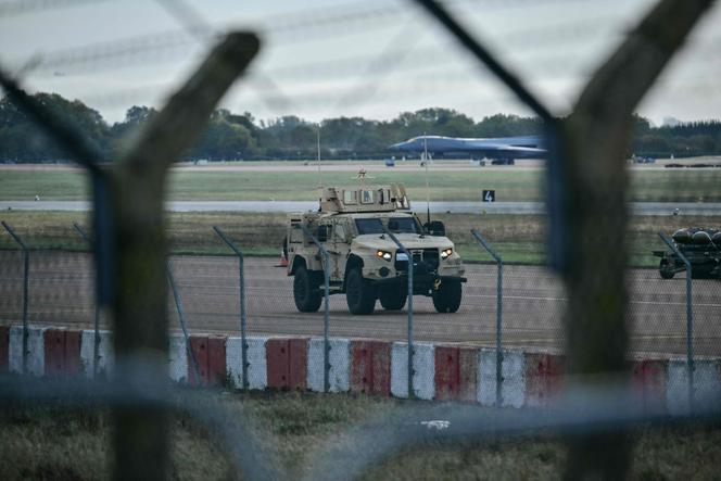 becd3376-6e8e-4b5f-bfe3-acc7db225f4c L’enquête sur les suspects à Fairford