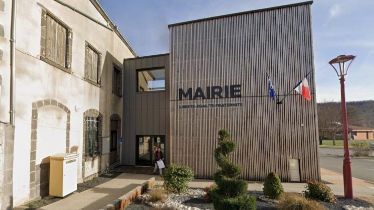 bf8d2119-a955-440a-a835-1369cdf128fd Menace et agression de la maire de Marsat