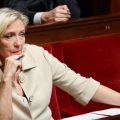 RN et le voile : un débat de société envisagé