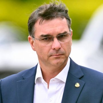 Flavio Bolsonaro visé par une enquête pour corruption