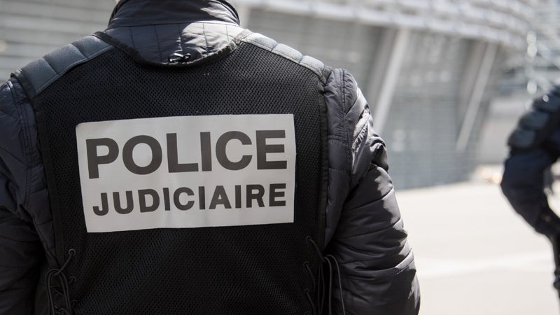 d210d57f-e7a5-4413-b61d-5dca03bd0694 Opération policière majeure entre Paris et Marseille : 150 armes saisies