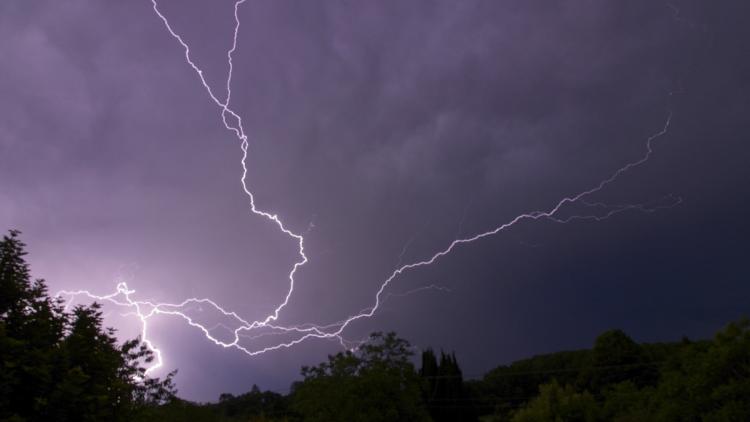 d4af5fd5-5e4e-4bdf-9364-7f9c72e9da03 Alerte aux Orages Et Fortes Chaleurs en France