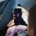 Nouvelles mesures pour limiter l&rsquo;accès des jeunes aux réseaux sociaux