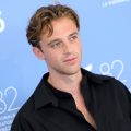 Le biopic sur Johnny Hallyday avec Benjamin Voisin en tête d&rsquo;affiche