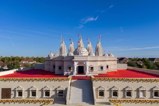 e84e489b-c3c8-4052-b97c-3934190c6add Inauguration controversée du premier temple hindou en France