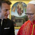 Visite du pape en France : Emmanuel Macron n&rsquo;assistera pas aux messes