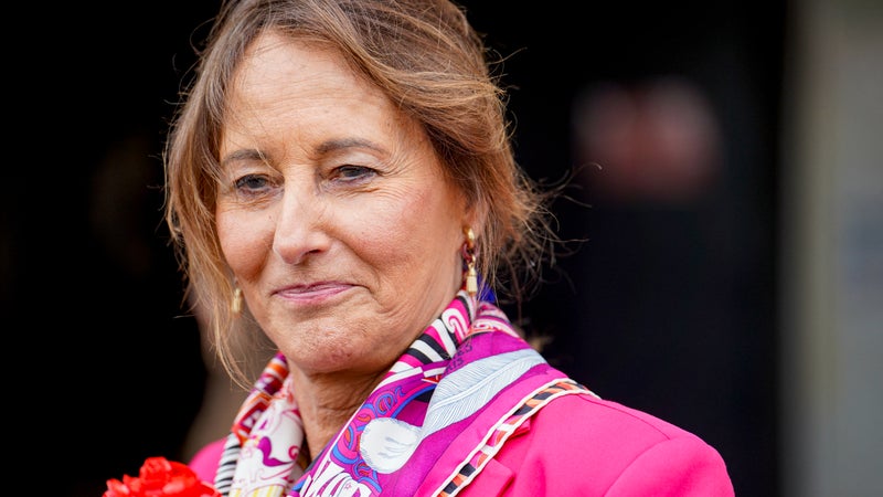 ec055466-a729-45a0-8ea5-dafa4bfdfc51 Ségolène Royal exhorte à la discrétion dans la primaire socialiste