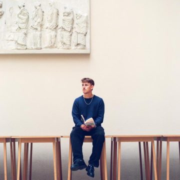 efbddf8e-56b6-4edc-901f-d67db207e9e3 Nelio Biedermann, un jeune auteur suisse en pleine ascension