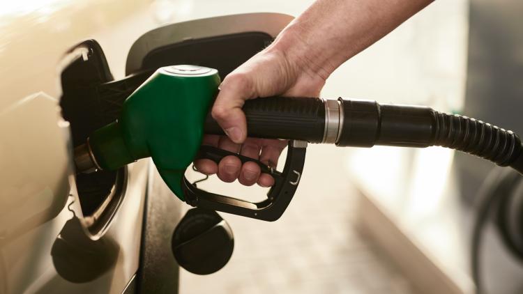 efec9f0d-3e28-48cf-8656-b7c14b8a2e29 Auto-écoles en difficulté face à la hausse des prix du gazole