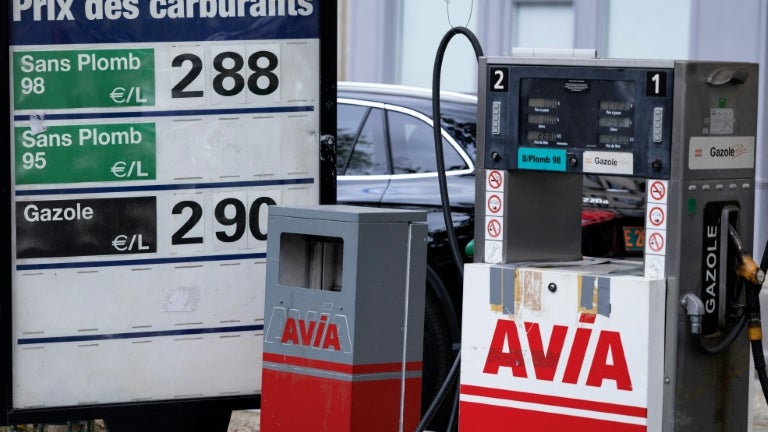 f42b029a-7494-48e5-bcd4-389265725fd6 Le remboursement de la TVA sur le carburant proposé par le gouvernement