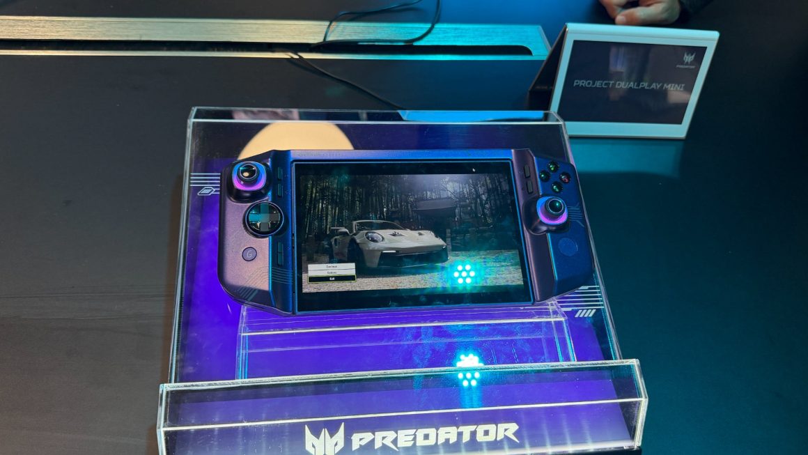 f9e21fb6-702f-4613-8604-2861ace8753d Acer présente le Project DualPlay Mini, une console innovante