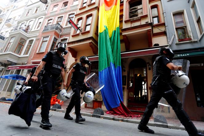 fe1b8372-0683-4fe4-9813-176ef1d502ab La répression accrue des communautés LGBT+ en Turquie