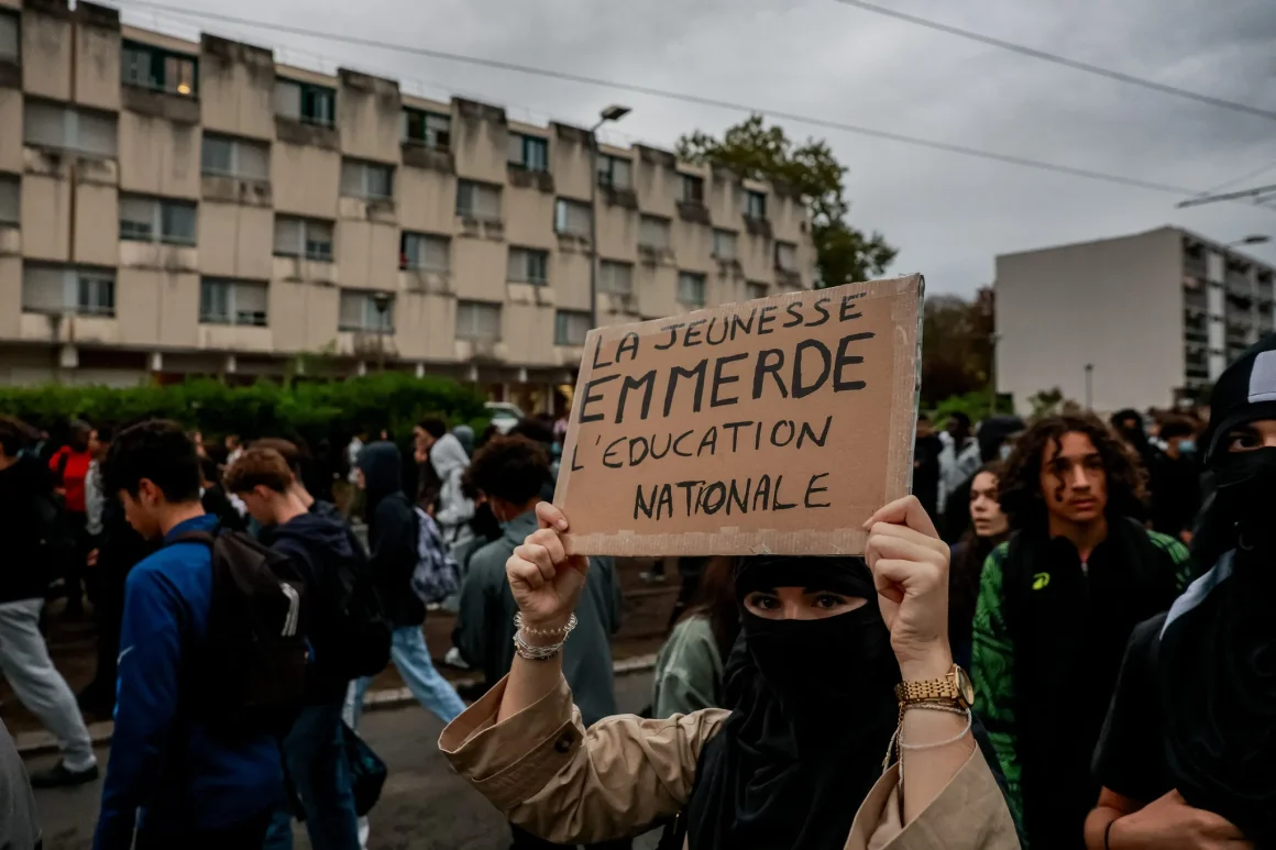 Blocages de lycées : entre tensions et solidarité