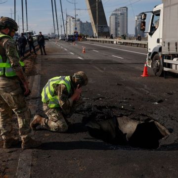 UKRAINE-RUSSIA-CONFLICT-WAR Attaques sur Kiev : La Vie en Temps de Guerre