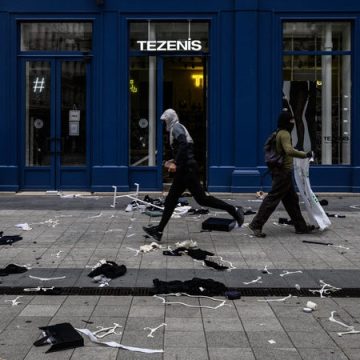 1c074933-61a6-40d9-b38d-495ecc32d1fb Pillages en marge des manifestations dans plusieurs villes françaises
