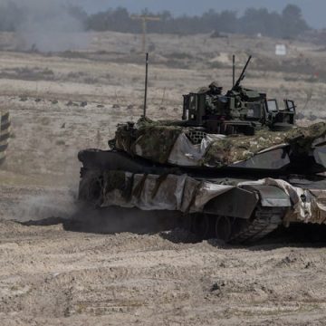 1d0ae009-2c5f-4aac-a876-5609601dbe5a La Pologne se renforce pour contrer la menace russe