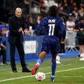 Zinedine Zidane fait son retour au Stade de France comme sélectionneur