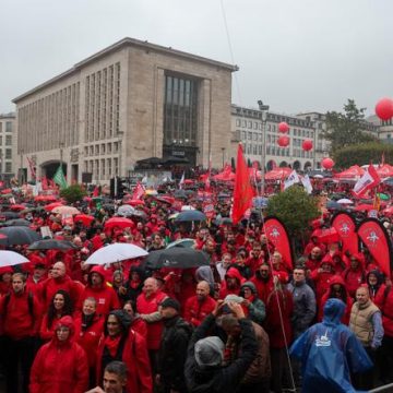 1fd0926a-f556-48bc-9ab0-e90066ee7279 Les manifestants belges protestent contre les mesures socio-économiques
