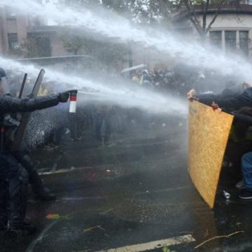 Manifestations en France: 410.000 personnes mobilisées et nombreux incidents