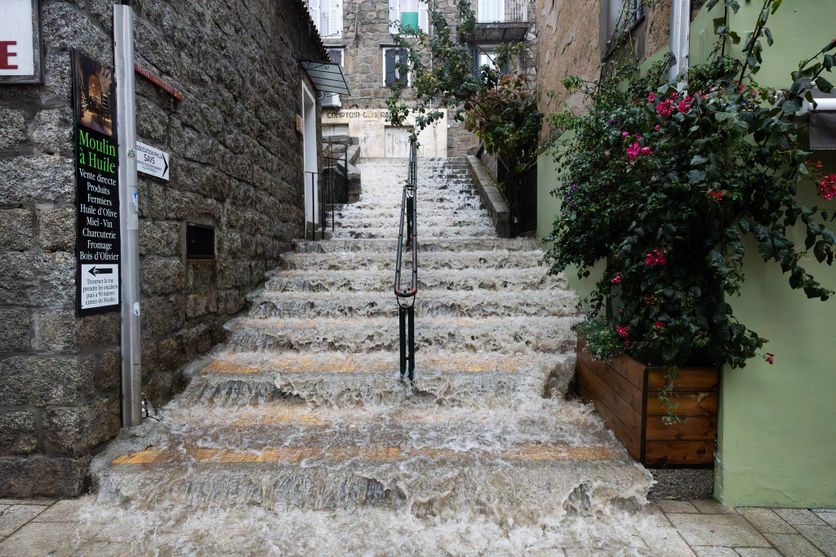FRANCE-CORSICA-WEATHER-ALERT-HEAVY-RAIN-SARTENE-2026 Un homme retrouvé mort dans les intempéries en Haute-Corse