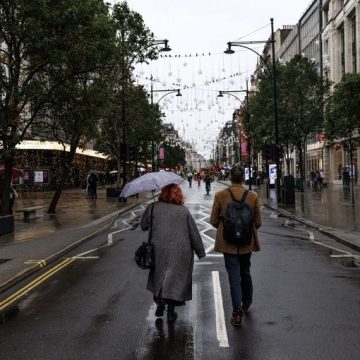 Oxford Street Becomes Pedestrian Plaza In Time For Christmas Shoppers La piétonnisation d’Oxford Street à Londres