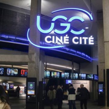 Évacuation du cinéma UGC à Châtelet-les-Halles en raison du couvre-feu