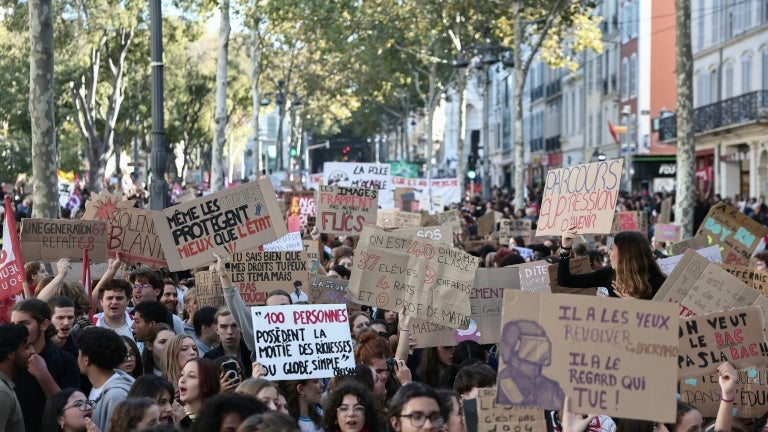 50d802a0-fbbb-439c-b1e5-664e1f423b90 Événement à Marseille : Un Policier Blessé lors d’une Manifestation Lycéenne