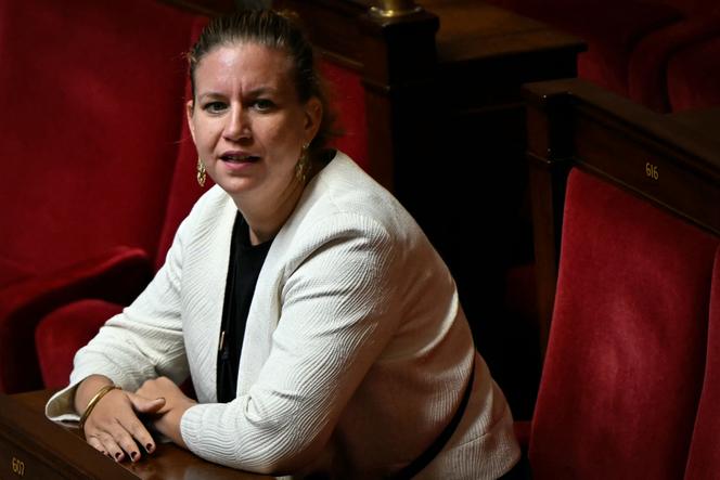 562b9cec-b025-45c5-a037-b91747473c3c La polémique autour du refus de Mathilde Panot de porter le ruban rose