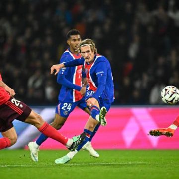 PSG vainqueur contre Lyon, prend la tête de la Ligue 1