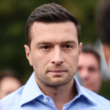 6134245c-11c0-4d25-b4f6-7b6b3f897ad2 Jordan Bardella accusé de mensonges dans une affaire de propos antisémites