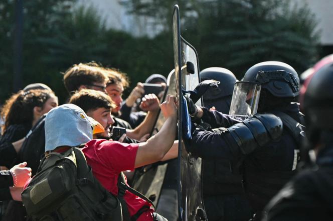 620f654b-d827-4ca3-970c-a927ccd0f087 Blocage des lycées : une mobilisation des jeunes pour l’école de la République