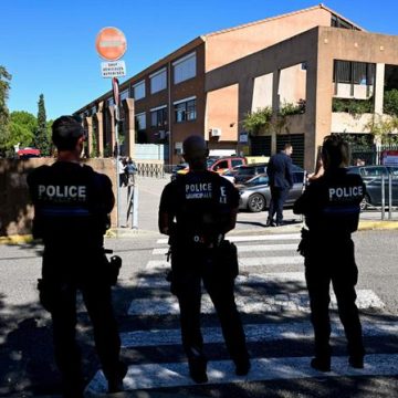 64c9e451-a626-48c9-815b-71c2029817ca Les enquêteurs visent une communauté en ligne après une fusillade en collège