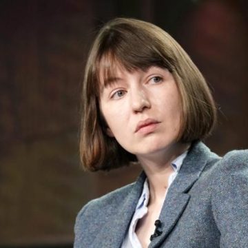 Sally Rooney: Soutien à Palestine Action et retrait de ses livres du marché britannique