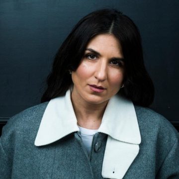 Une Actrice Réfléchit à Ses Origines et à Son Parcours