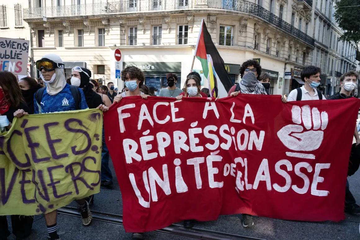 Les proviseurs en grève symbolique face aux tensions en région