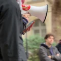 Fermer les universités, une fausse bonne idée ?