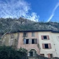 Le village de Pont-en-Royans menacé par les éboulements