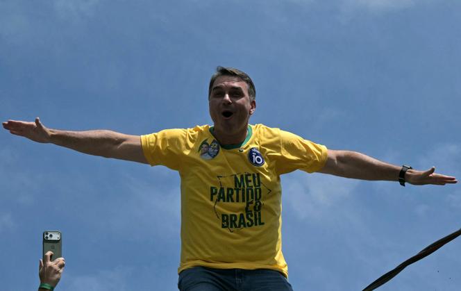 845b77a0-56c4-40d0-b892-bc2222a48053 Election présidentielle au Brésil : Bolsonaro et Lula en tête au premier tour