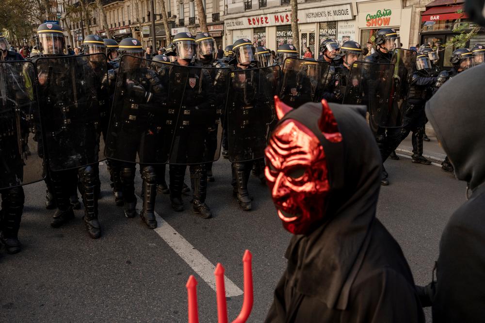 9f749b39-4a6e-4671-bf0d-1ae7903dc853 Mobilisation des lycéens en France : manifestation et tensions politiques