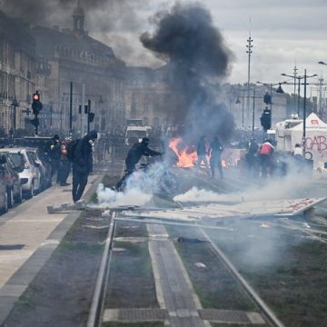 Couvre-feu à Bordeaux après des violences lors de manifestations