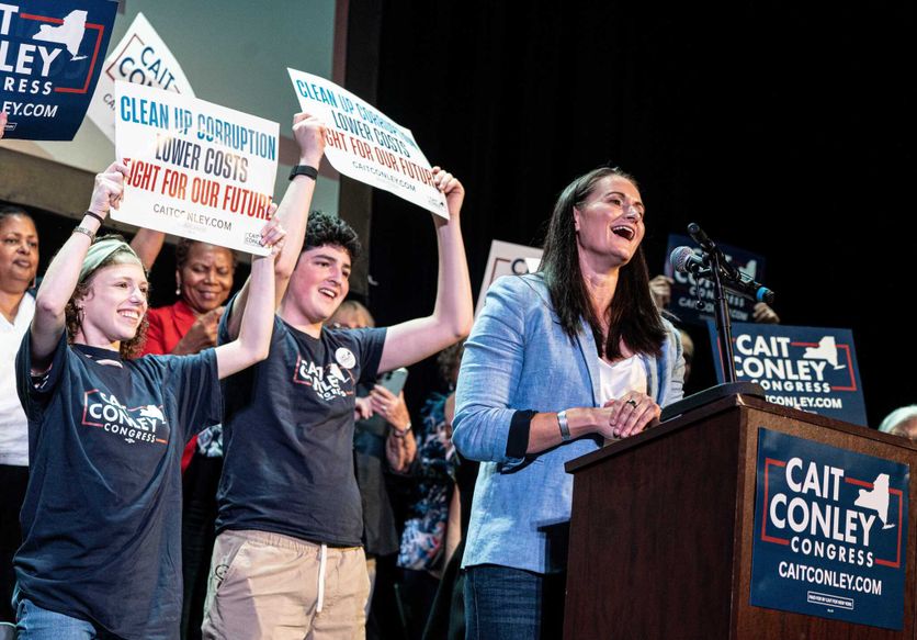 Cait Conley, Democratic nominee in the race to unseat Rep Mike Lawler in New York's 17th Congressional District, speaks during a Les Élections de Mi-Mandat Secouées par la Réforme de Santé Trump