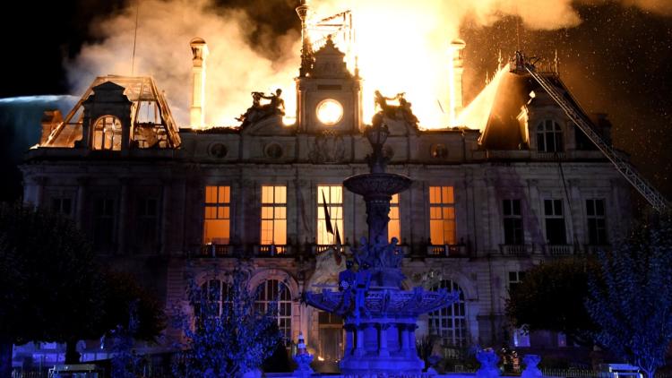 ba452274-bfc0-456f-9e55-bc00ff1d53cc Enquête sur l’incendie de l’hôtel de ville de Limoges : suspect interpellé