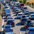 Le Retour de la Voiture en Ville : Un Défi pour les Politiques Écologiques