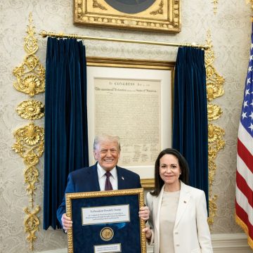 President Donald Trump Meets With Venezuelan Opposition Leader Maria Corina Machado In The Oval Office Le prix Nobel de la paix 2026 et les enjeux politiques autour de sa remise