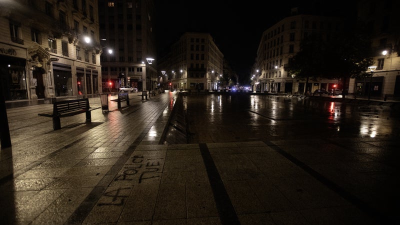 d0bc0f44-5b36-4e30-83ee-448be0b891ea Couvre-feux en France après des violences lors de manifestations